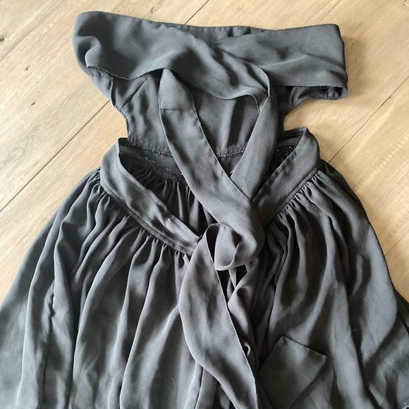 Cut out little black dress - Picture 3 of 3